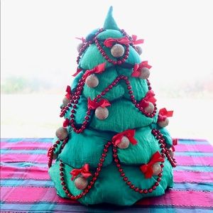 1980’s Fabric Christmas Tree With Garland